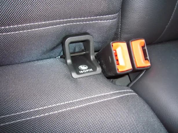 attache-isofix