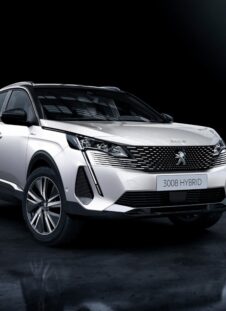 Peugeot 3008 Hybrid 300e EAT8