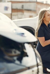 peut-on recharger une batterie de voiture en laissant tourner le moteur ?